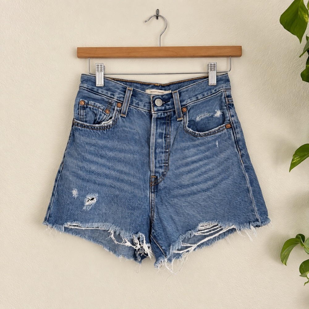 Levi's premium ribcage shorts medium wash size 26 cut offs distressed